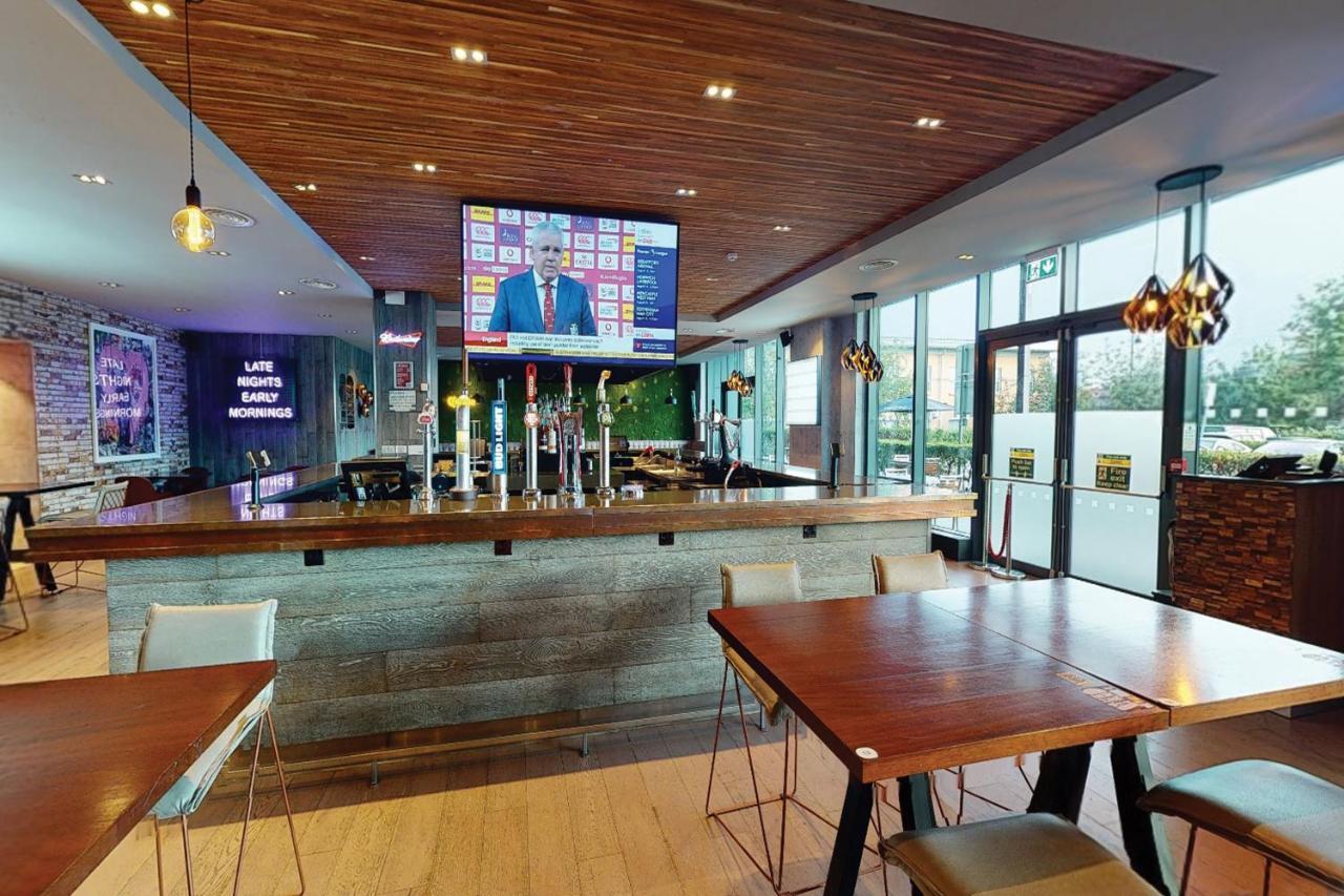 Village Hotel Solihull Extérieur photo