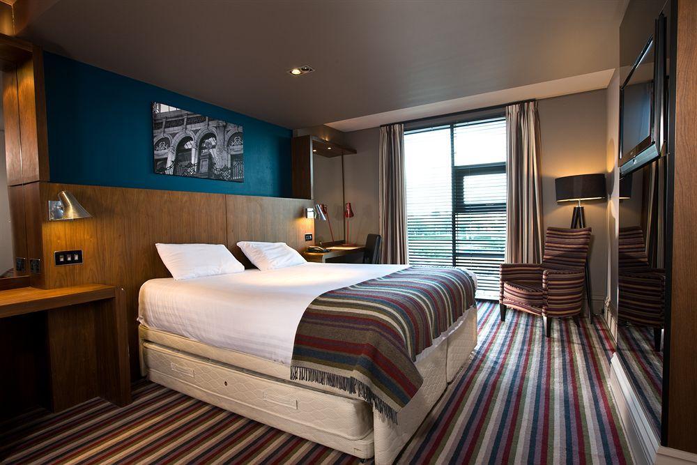 Village Hotel Solihull Extérieur photo