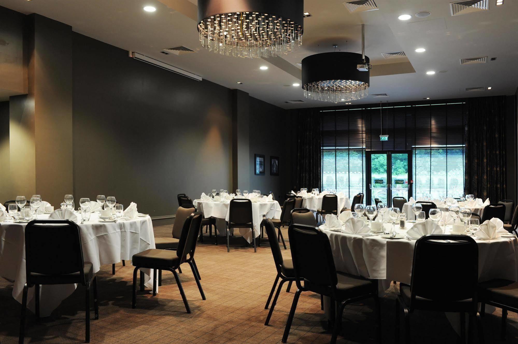 Village Hotel Solihull Extérieur photo